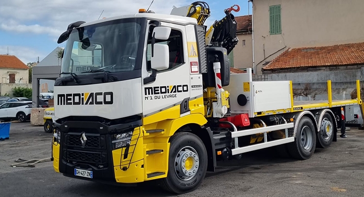 Mediaco choisit la marque Fassi pour élargir son parc de camion grue
